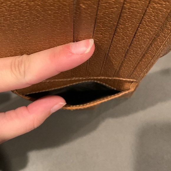 Authentic Gucci monogram canvas bifold wallet - Picture 10 of 12